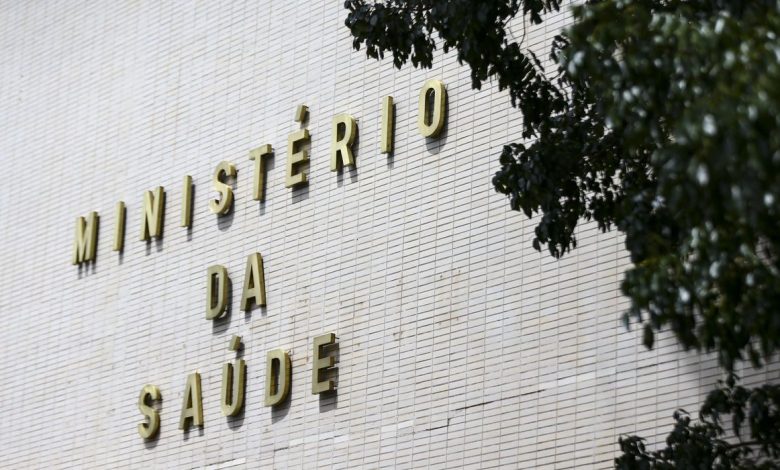 Studio Notícias | Studio TV Saúde monitora primeiro caso suspeito de gripe aviária em humano