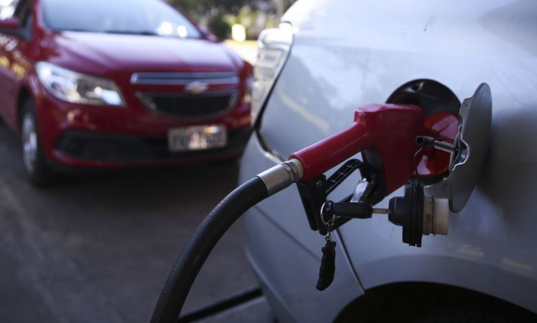 Studio Notícias | Studio TV Gasolina e diesel: Petrobras segura reajustes, mas preços podem subir em breve