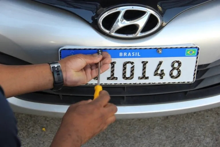 DetranRS isenta taxa de vistoria para placas de veículos perdidas na enchente 1 Studio Notícias | Studio TV DetranRS isenta taxa de vistoria para placas de veículos perdidas na enchente