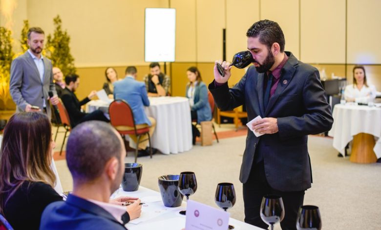 Studio Notícias | Studio TV Sommelier da Cooperativa Vinícola Aurora entre os melhores profissionais do RS