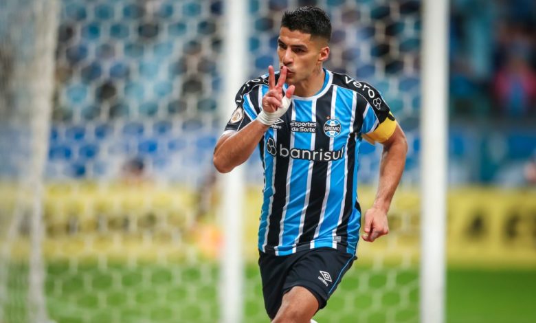 Studio Notícias | Studio TV Vice-presidente de futebol do Grêmio nega pedido de aposentadoria de Suárez
