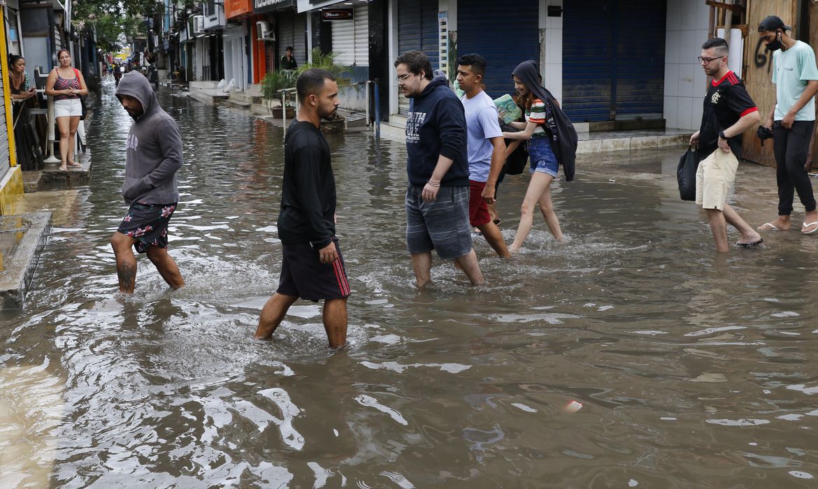 Sob El Niño, inverno deve ser mais chuvoso no Sul e Sudeste 1 Studio Notícias | Studio TV Sob El Niño, inverno deve ser mais chuvoso no Sul e Sudeste