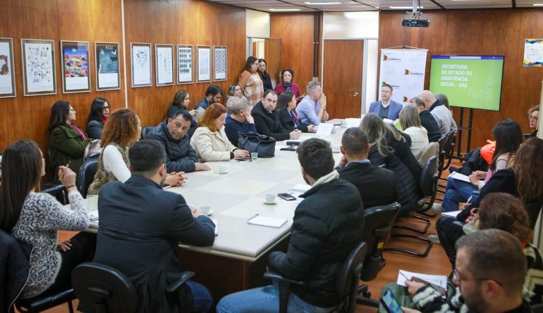 Studio Notícias | Studio TV Secretaria de Assistência Social reúne municípios para alinhar ações de atendimento às pessoas em situação de rua