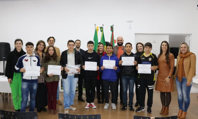 Studio Notícias | Studio TV IFRS e Prefeitura de Veranópolis capacitam jovens para o mercado de trabalho