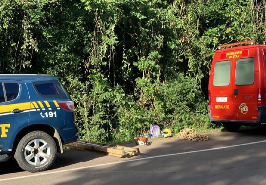 Adolescente de 15 anos morre após colisão entre carro e motocicleta na BR-386, em Constantina 1 Studio Notícias | Studio TV Adolescente de 15 anos morre após colisão entre carro e motocicleta na BR-386, em Constantina