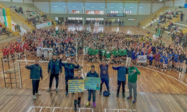 Studio Notícias | Studio TV AAV promoveu Circuito de Vôlei no domingo, com cerca de 500 alunos participantes em Veranópolis