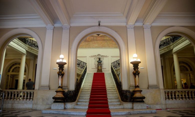 Studio Notícias | Studio TV 100 anos do Palácio Pedro Ernesto: Gaiola de Ouro ou Casa do Povo?