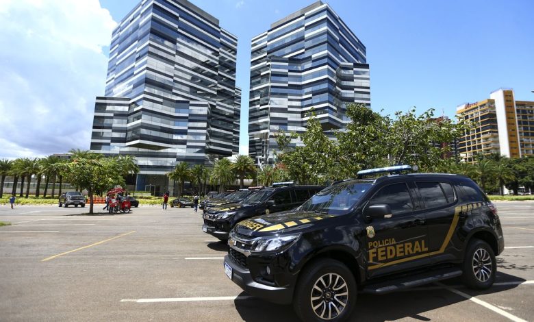Studio Notícias | Studio TV PF prende gerente de banco que fraudava cartões do INSS