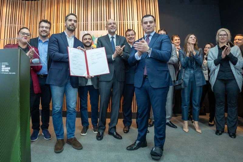 Contrato de privatização da Corsan é assinado 1 Studio Notícias | Studio TV Contrato de privatização da Corsan é assinado