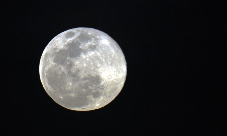 Studio Notícias | Studio TV Eclipse lunar parcial será visível nesta terça-feira em todo o Brasil