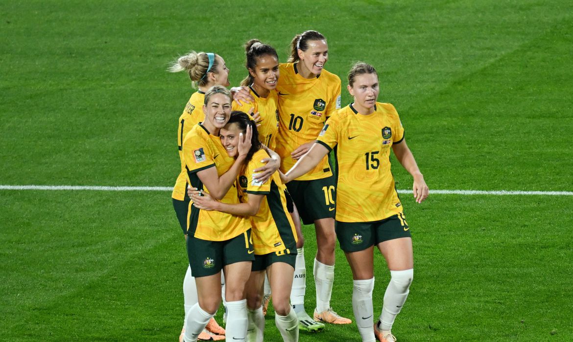Austrália faz 2 a 0 na Dinamarca e avança às quartas da Copa Feminina 1 Studio Notícias | Studio TV Austrália faz 2 a 0 na Dinamarca e avança às quartas da Copa Feminina