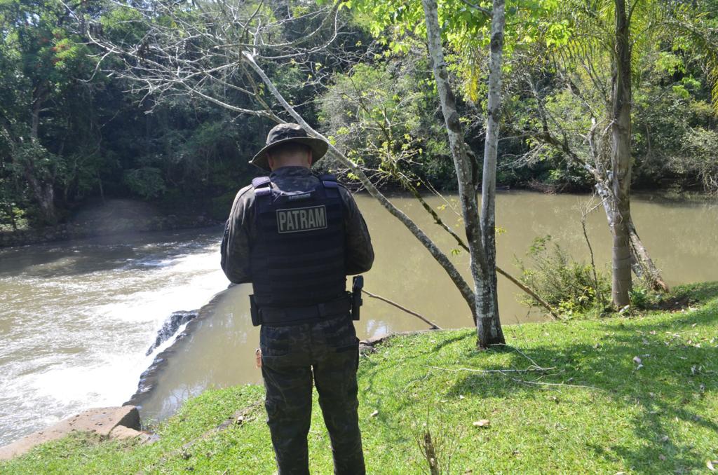 3º Batalhão Ambiental da Brigada Militar constata poluição no Rio do Mel em Ametista do Sul 1 Studio Notícias | Studio TV 3º Batalhão Ambiental da Brigada Militar constata poluição no Rio do Mel em Ametista do Sul