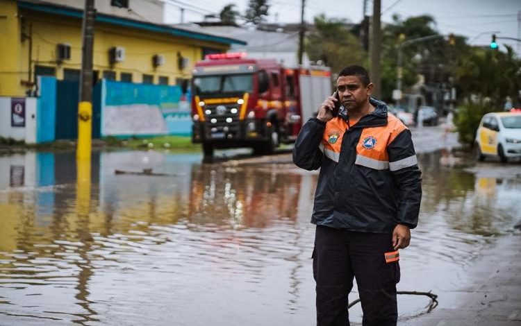 Studio Notícias | Studio TV Chuva em Porto Alegre: 75 pessoas estão desabrigadas e três abrigos estão abertos
