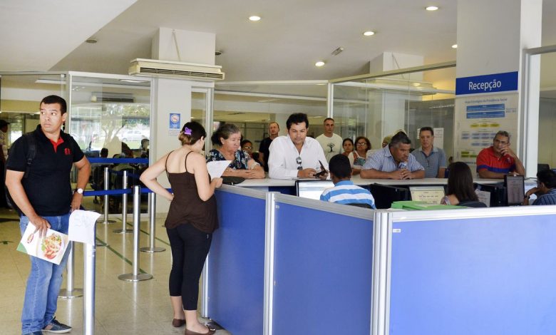 Studio Notícias | Studio TV Consulta ao 13º salário antecipado do INSS já está disponível; veja como verificar e confira o calendário completo