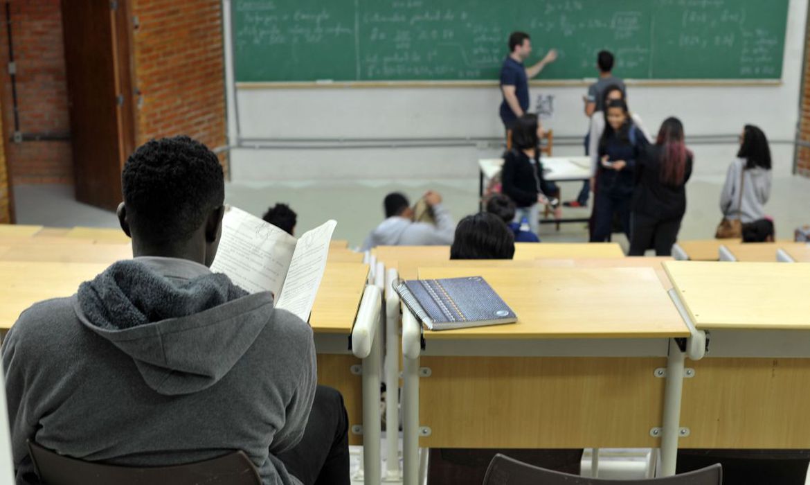 Escolas particulares terão um reajuste médio de 9% em 2024 1 Studio Notícias | Studio TV Escolas particulares terão um reajuste médio de 9% em 2024