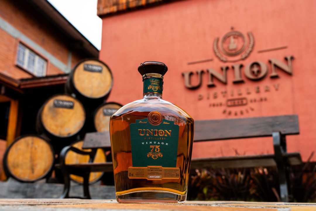 Union Distillery lança Pure Malt Whisky Vintage, edição comemorativa aos 75 anos de fundação 1 Studio Notícias | Studio TV Union Distillery lança Pure Malt Whisky Vintage, edição comemorativa aos 75 anos de fundação
