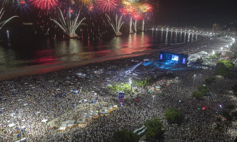 Studio Notícias | Studio TV Réveillon no Rio terá 12 minutos de fogos em Copacabana e 12 palcos