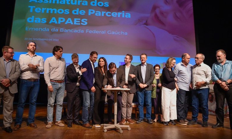 Studio Notícias | Studio TV Estado assina parceria com Apaes de 145 municípios gaúchos
