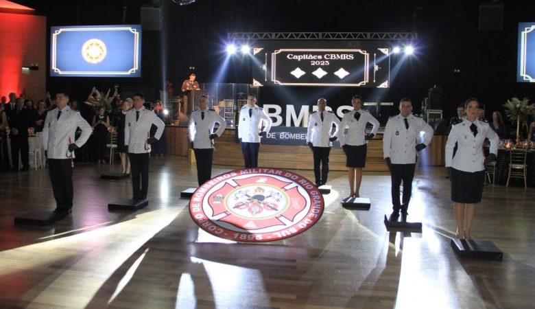Studio Notícias | Studio TV Corpo de Bombeiros Militar forma oito novos capitães