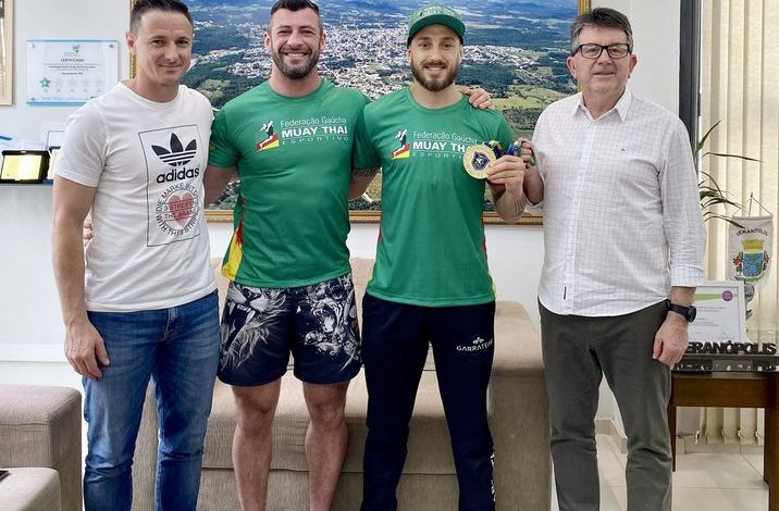 Studio Notícias | Studio TV Veranense campeão Brasileiro de Muay Thai é recebido na Prefeitura de Veranópolis