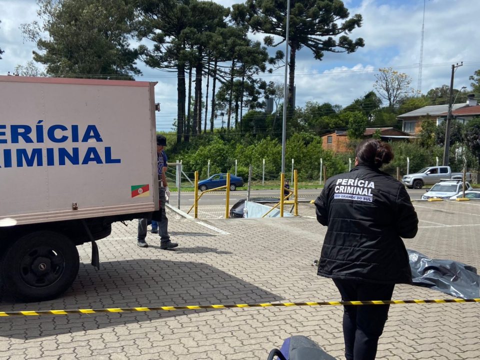 MPRS denuncia por homicídio qualificado suspeito de matar homem na frente de supermercado 1 Studio Notícias | Studio TV MPRS denuncia por homicídio qualificado suspeito de matar homem na frente de supermercado