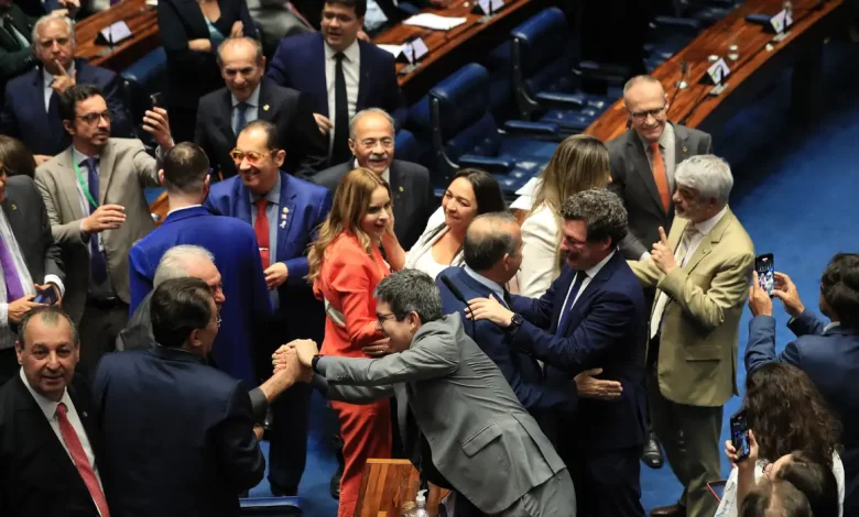 Studio Notícias | Studio TV Cesta básica, combustível, serviços: o que muda com reforma tributária