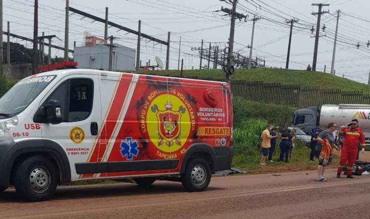 Studio Notícias | Studio TV Colisão entre motocicleta e van deixa uma mulher morta em Tapejara
