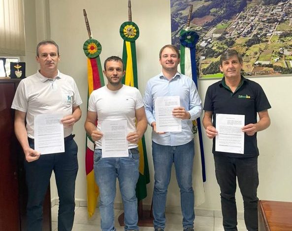 Studio Notícias | Studio TV Nova Pádua e Nova Roma do Sul firmam convênio para a realização das obras de execução da ponte sobre o Rio das Antas