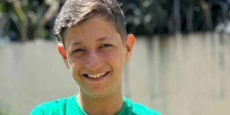 Cantor Rodriguinho Feitosa morre aos 17 anos após internação por hemorragia digestiva 1 Studio Notícias | Studio TV Cantor Rodriguinho Feitosa morre aos 17 anos após internação por hemorragia digestiva
