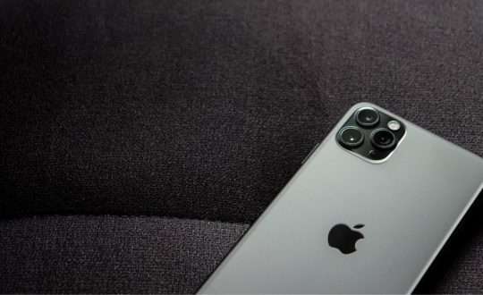 Apple lança atualização com recurso antirroubo para o iPhone no Brasil 1 Studio Notícias | Studio TV Apple lança atualização com recurso antirroubo para o iPhone no Brasil