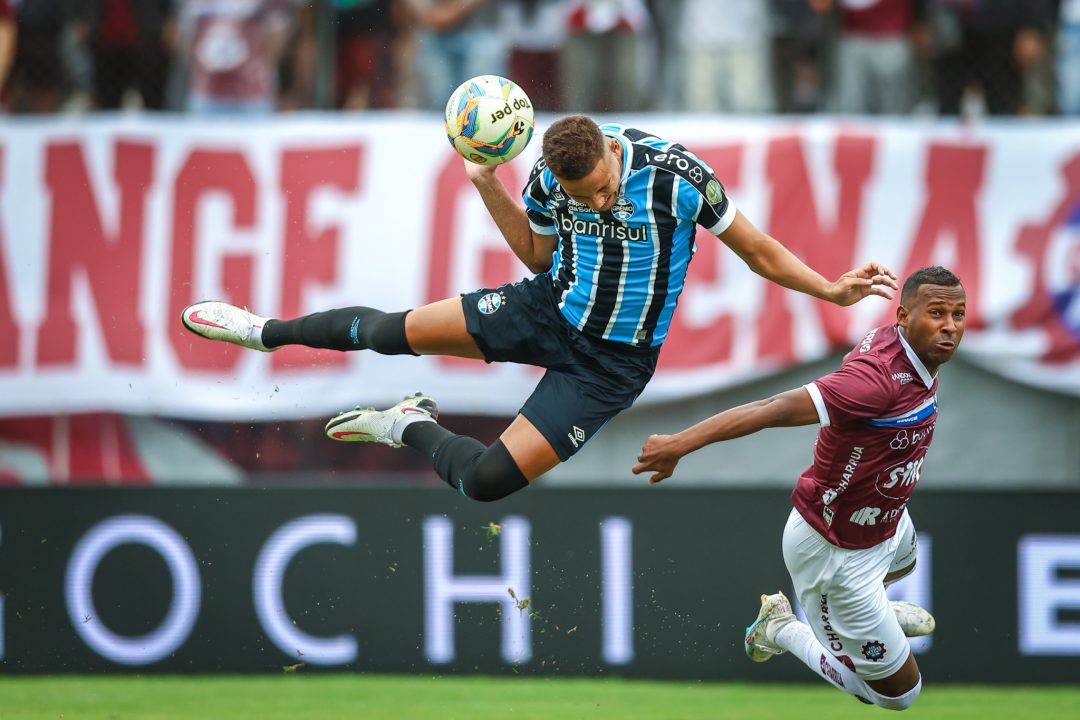 Grêmio acaba superado pelo Caxias na estreia no Gauchão 1 Studio Notícias | Studio TV Grêmio acaba superado pelo Caxias na estreia no Gauchão