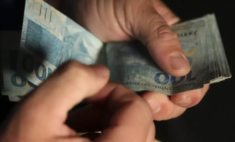Studio Notícias | Studio TV Teto de juros do consignado do INSS cairá para 1,76% ao mês