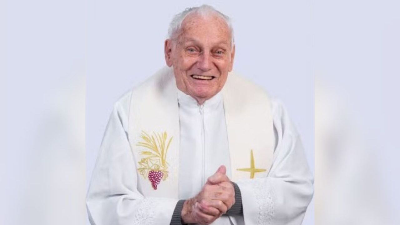 Morre aos 87 anos padre que teve quatro filhos e celebrou casamento do neto no RS 1 Studio Notícias | Studio TV Morre aos 87 anos padre que teve quatro filhos e celebrou casamento do neto no RS