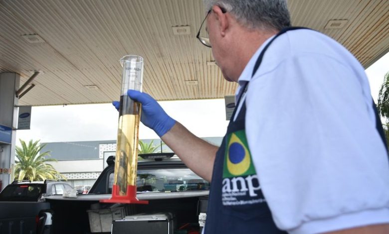 Studio Notícias | Studio TV PROCON fiscaliza postos de gasolina de Imbé
