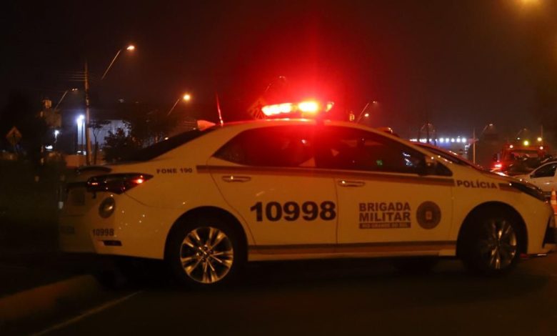 Studio Notícias | Studio TV Motociclista embriagado se envolve em acidente e caroneiro morre em Caxias do Sul na madrugada deste sábado