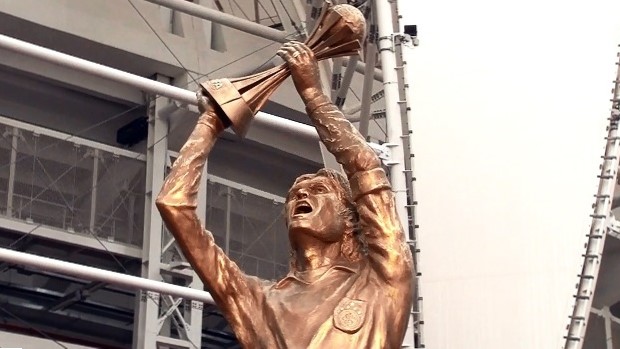 Grupo de associados do Inter pedirá a substituição da estátua de Fernandão 1 Studio Notícias | Studio TV Grupo de associados do Inter pedirá a substituição da estátua de Fernandão