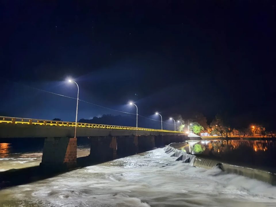 Ponte do Rio Carreiro, entre Nova Bassano e Serafina Corrêa, tem nova iluminação 1 Studio Notícias | Studio TV Ponte do Rio Carreiro, entre Nova Bassano e Serafina Corrêa, tem nova iluminação