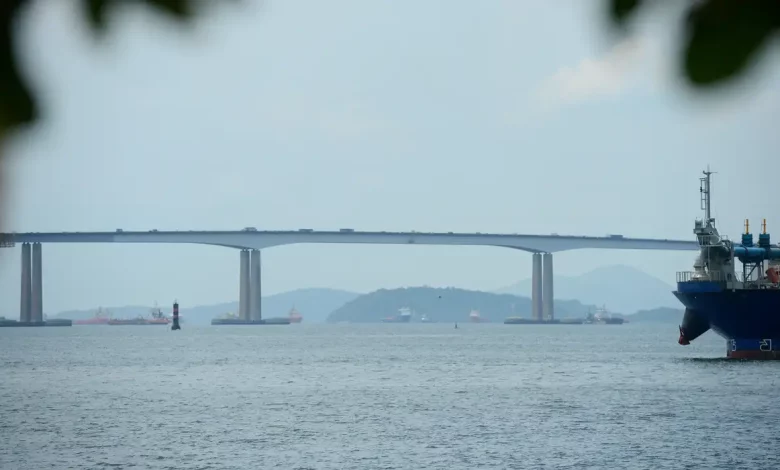 Studio Notícias | Studio TV Com fluxo diário de 150 mil veículos, Ponte Rio-Niterói faz 50 anos