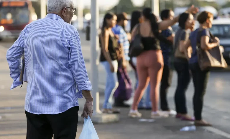 Studio Notícias | Studio TV Governo antecipa décimo terceiro de aposentados e pensionistas