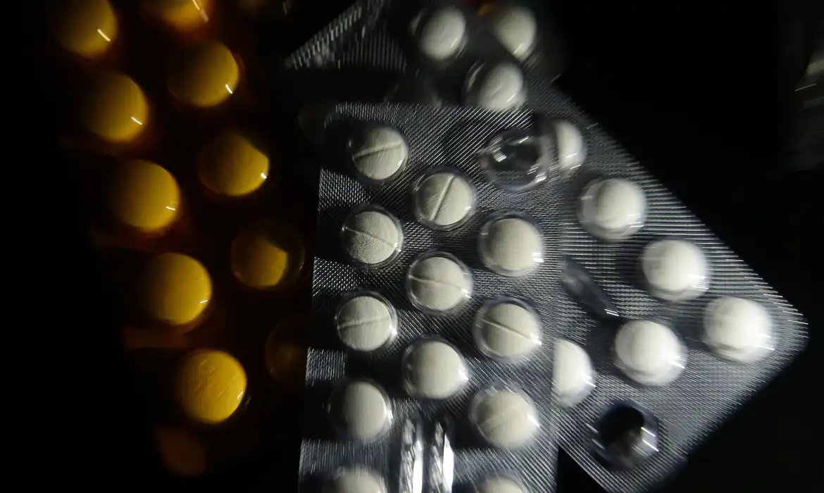Teto para reajuste de medicamentos em 2024 fica em 4,5% 1 Studio Notícias | Studio TV Teto para reajuste de medicamentos em 2024 fica em 4,5%