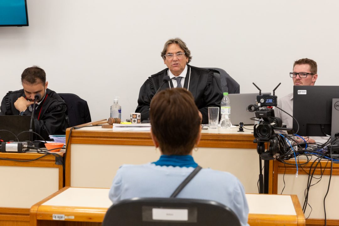 Caso Miguel: encerrados os depoimentos de testemunhas, júri passa para interrogatórios das rés 1 Studio Notícias | Studio TV Caso Miguel: encerrados os depoimentos de testemunhas, júri passa para interrogatórios das rés