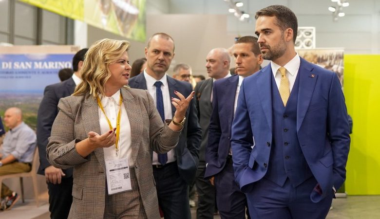 Studio Notícias | Studio TV Governo inicia missão oficial na Europa com inauguração do estande do RS na Vinitaly