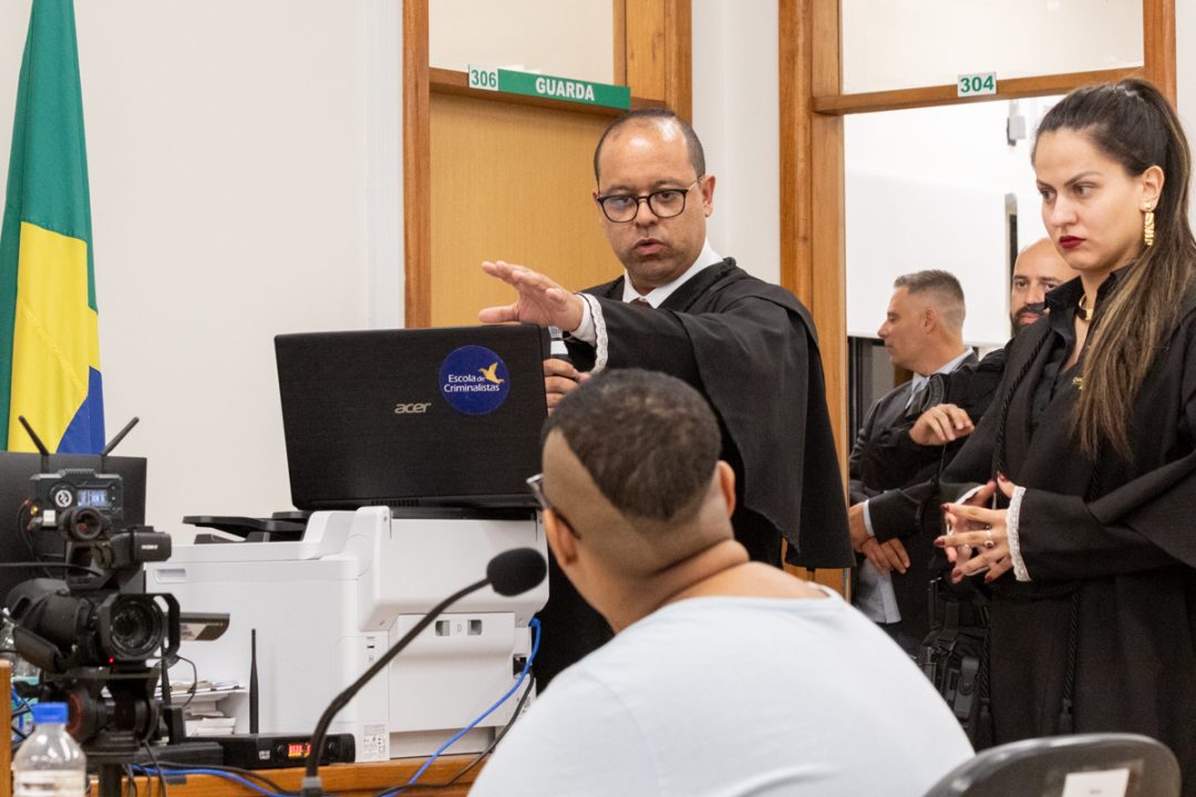 Madrasta de Miguel ameaçava esfregar xixi na cara do menino e deixá-lo "quebrado", revela vídeo 1 Studio Notícias | Studio TV Madrasta de Miguel ameaçava esfregar xixi na cara do menino e deixá-lo "quebrado", revela vídeo