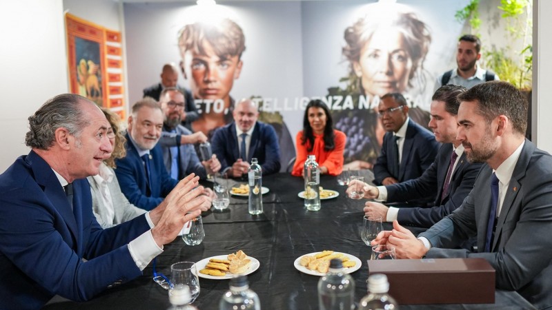 Leite se reúne com presidente do Vêneto, na Itália, para discutir parceria 1 Studio Notícias | Studio TV Leite se reúne com presidente do Vêneto, na Itália, para discutir parceria