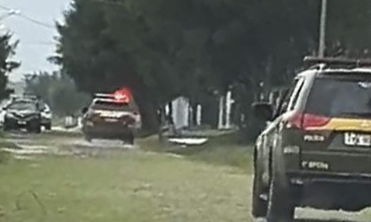 Homem morre e policial fica ferido durante abordagem policial em Balneário Pinhal 1 Studio Notícias | Studio TV Homem morre e policial fica ferido durante abordagem policial em Balneário Pinhal