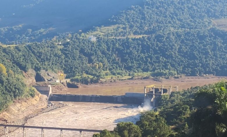 Studio Notícias | Studio TV Ceran informa que após análise, rompimento parcial ocorrido no topo da barragem da Usina 14 de Julho não comprometeu sua estrutura