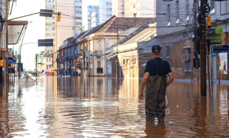 Studio Notícias | Studio TV Chuva ganha muita força neste domingo com alagamentos e inundações, alerta a Metsul