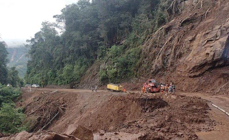 Studio Notícias | Studio TV DNIT atua dia e noite para recuperar a BR-470, na Serra das Antas, rodovia mais afetada pelas chuvas no RS