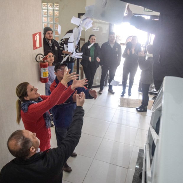 Confira os ganhadores do primeiro sorteio da campanha Troca Nota 2024 de Vila Flores 1 Studio Notícias | Studio TV Confira os ganhadores do primeiro sorteio da campanha Troca Nota 2024 de Vila Flores