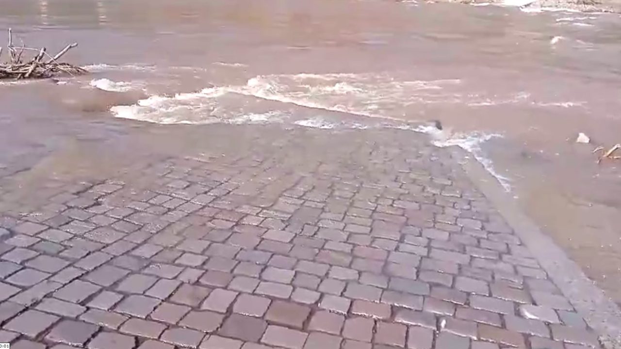 Ponte sobre o Rio das Antas entre Cotiporã e Bento Gonçalves não resiste 1 Studio Notícias | Studio TV Ponte sobre o Rio das Antas entre Cotiporã e Bento Gonçalves não resiste